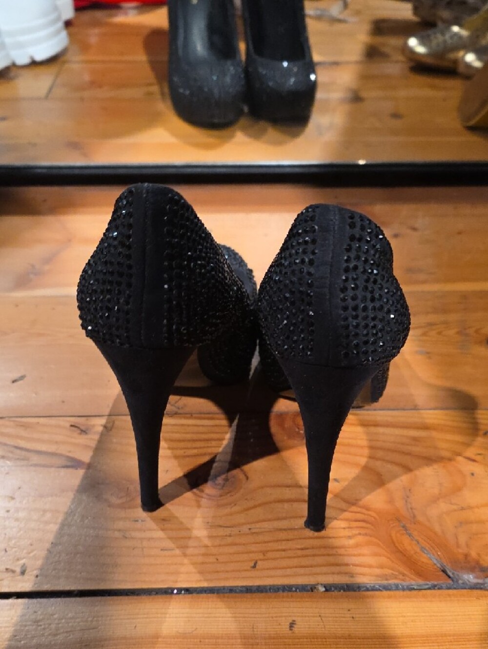 le chateau Black Crystal-Studded Pointed Toe Pumps - Picture 3 of 3